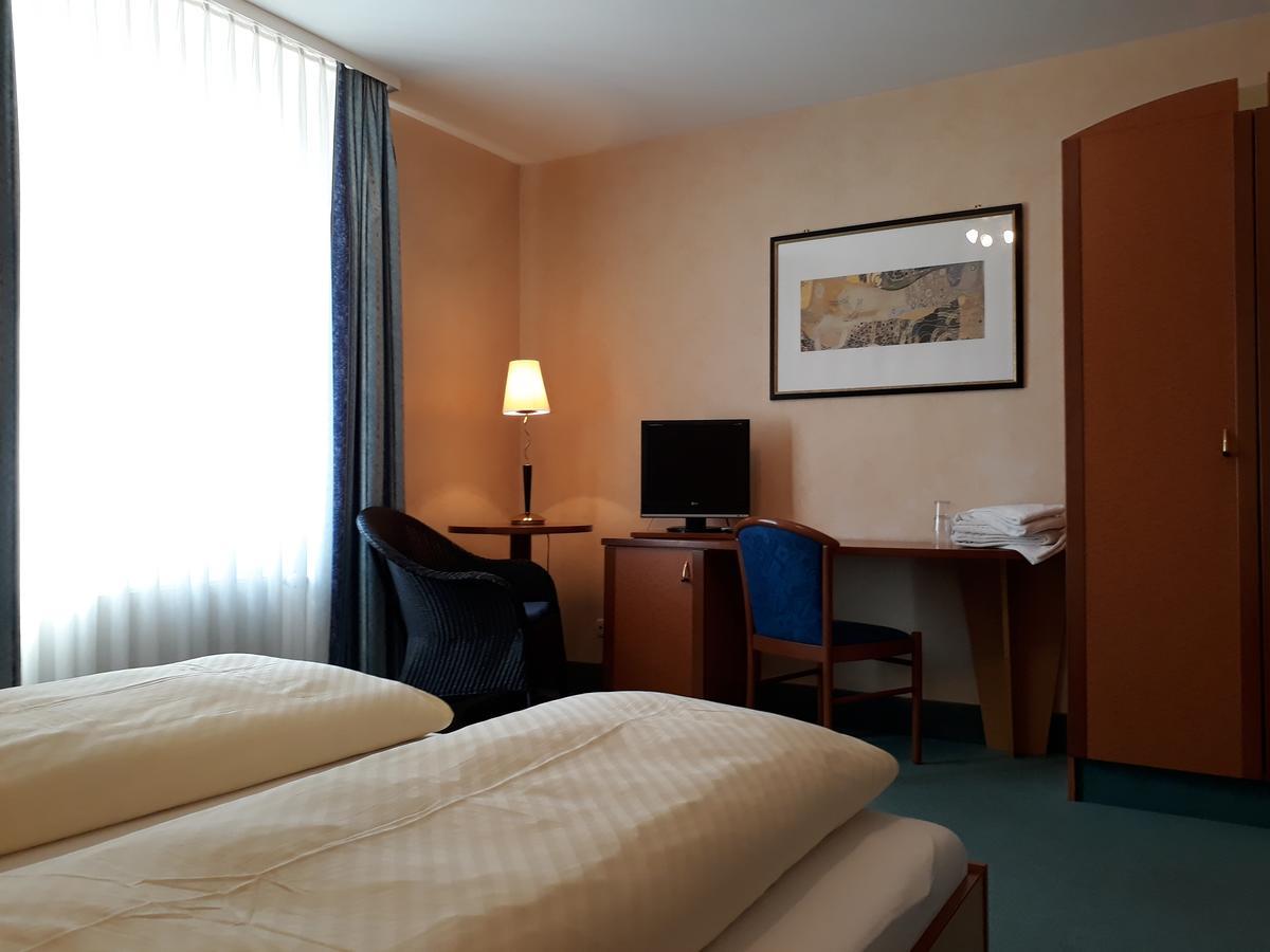 Hotel Quellenpark Бад-Эльстер Экстерьер фото