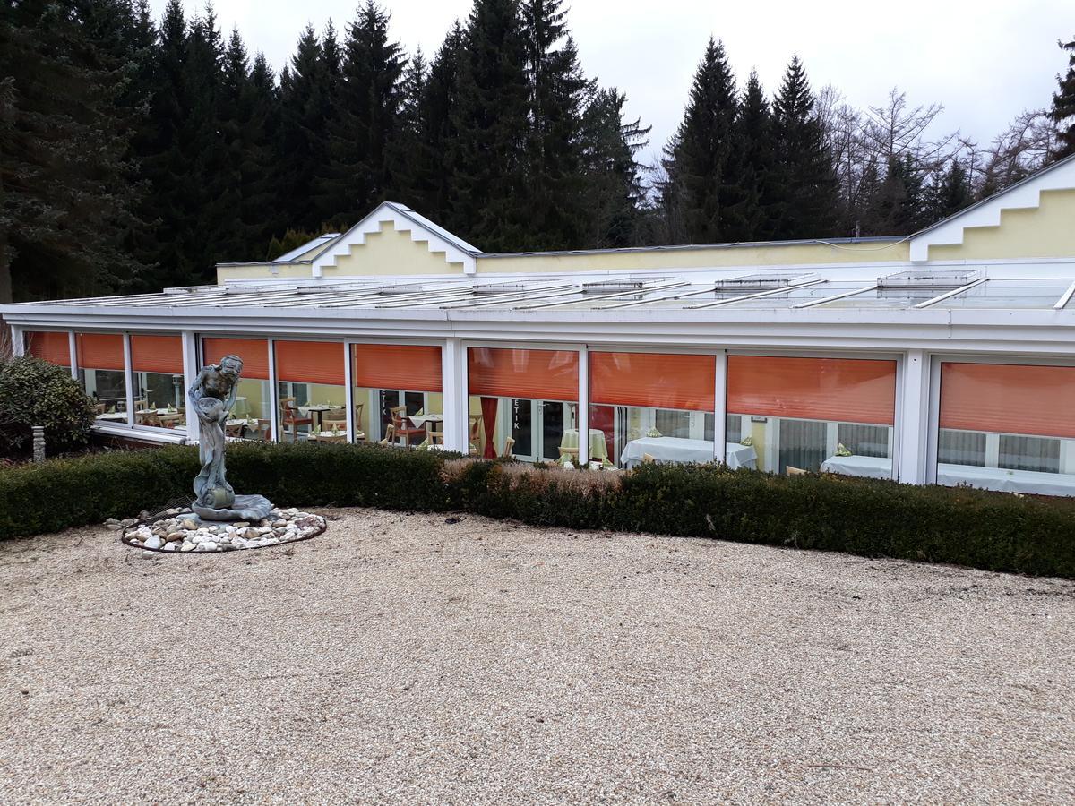 Hotel Quellenpark Бад-Эльстер Экстерьер фото